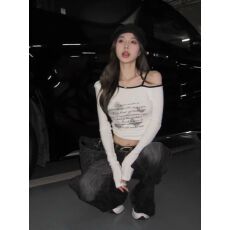 批发*1 甜辣妹性感斜<b class='q'>露肩</b>打底衫女别致短款长袖t恤印花<b class='q'>上衣</b>秋 上新款