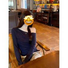 批发蕾丝拼接斜肩长袖<b class='q'>T</b><b class='q'>恤</b>白色百搭修身显瘦露肩上衣 秋款上新 减龄