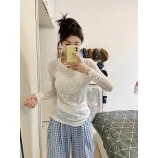 批发白色长袖正肩<b class='q'>t</b><b class='q'>恤</b>薄款防晒罩衫女夏季设计感立体花朵上衣 上新款