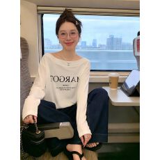 批发斜领露肩字母印花长袖防晒<b class='q'>T</b><b class='q'>恤</b>女春季新款慵懒高级感显瘦上衣