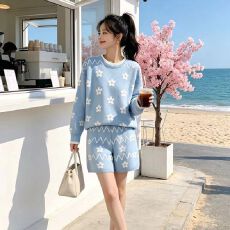 批发秋冬季温柔风穿搭套装女设计感花朵圆领绝美针织毛衣短裙两件套