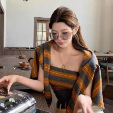 批发小个子<b class='q'>条纹</b>撞色背心两件套上衣女早秋季绝美巨好看的长袖针织开