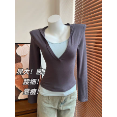 批发高级感百搭气质假两件连帽<b class='q'>打底衫</b><b class='q'>长袖</b>T恤 初秋上新 ins风 港风