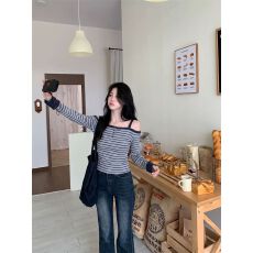 批发法式条纹<b class='q'>一字肩</b>长袖t恤少女秋穿搭显瘦露肩打底<b class='q'>上衣</b> 早秋新款