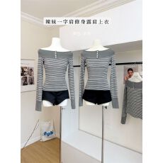 批发灰色条纹T恤女秋季<b class='q'>复古</b>一字领露肩长袖辣妹ins打底衫上衣 上新款
