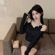 批发纯欲辣妹一字肩<b class='q'>吊带</b>上衣女秋冬季假两件长袖蕾丝<b class='q'>打底衫</b> 秋款上新