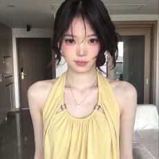 批发韩版U领褶皱挂脖吊带背心女装2026年夏季金属扣气质休闲<b class='q'>百搭</b>上衣