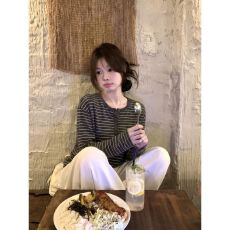 慵懒氛围感灰色条纹撞色亨利领设计秋日新款长袖上衣 当季热卖