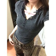 批发已出货 蕾丝拼接黑色短袖 <b class='q'>T</b> <b class='q'>恤</b><b class='q'>女</b>夏季修身显瘦短款假两件上衣