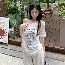 批发慵懒百搭<b class='q'>印花</b>斜肩短袖宽松设计感T新款时尚显瘦气质简约