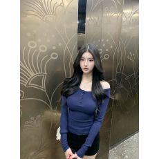 批发设计感斜肩收腰上衣<b class='q'>女</b>夏秋气质显瘦<b class='q'>打底衫</b>辣妹性感T新款