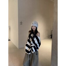 批发慵懒风复古撞色条纹斜肩衫女秋季宽松气质打底衫上新款
