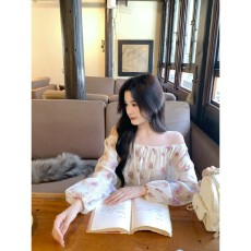 批发一字肩碎花衫女夏显瘦甜美露肩<b class='q'>衬衫</b>上衣新款百搭<b class='q'>时尚</b>气质
