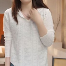 批发<b class='q'>韩版</b>慵懒风大码女装连帽长袖设计感针织上衣2026年春季显瘦打底衫