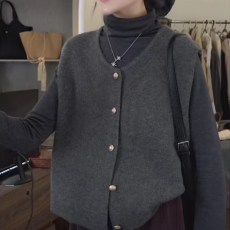 批发2026春新款洋气独特针织马甲背心<b class='q'>大码</b><b class='q'>女装</b>mm叠穿宽松显瘦马夹外套