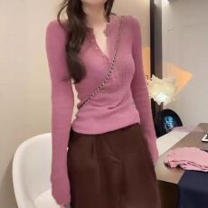 批发<b class='q'>大码</b>时尚半开领纽扣长袖针织衫女装春季MM气质减龄显瘦打底衫上衣