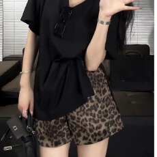 批发100涤韩系豹纹鹿皮绒2026春秋辣妹复古阔腿高腰显瘦洋气休闲短裤