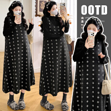 批发实拍現货 秋冬新款加厚复古花朵<b class='q'>印花</b><b class='q'>连衣裙</b>+半高领黑色上衣两件套