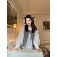 批发毛织<b class='q'>马甲</b>短款羊毛衫背心外套女春夏别致泡泡袖圆领打条气质白衬衣