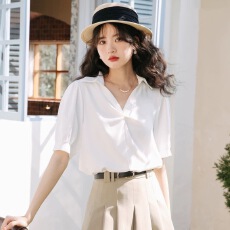 批发法式别致polo领短袖白色衬衫女春夏季2025新款<b class='q'>设计</b>感小众宽松上衣