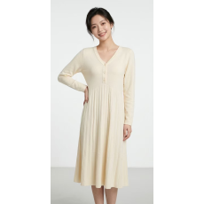 批发奶油米白 V 领百褶针织连衣裙