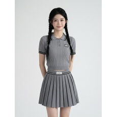 批发学院风 polo 领针织套装女夏 短款坑条上衣 + 高腰<b class='q'>百褶</b>裙两件套