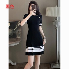批发韩系名媛风金扣针织裙 圆领修身显瘦黑白条纹 A 字连衣裙
