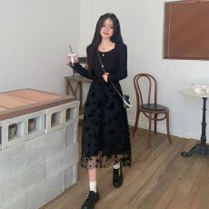 批发2026早<b class='q'>秋</b>春季新款方领显瘦拼接假两件黑色网纱碎花连衣裙女