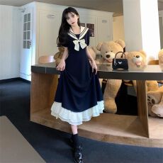 批发大码学院风刺绣短袖<b class='q'>连衣裙</b>显瘦遮肚微胖MM夏天水手服收腰a<b class='q'>字</b>裙子