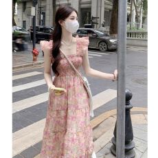 批发飞飞袖碎花连衣<b class='q'>裙</b>设计感夏季新款仙女<b class='q'>裙</b>子洋气别致修身显瘦长<b class='q'>裙</b><b class='q'>潮</b>