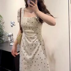 批发早春季法式独特超好看碎花<b class='q'>连衣</b>裙高级感时尚爱心气质修身显瘦长裙