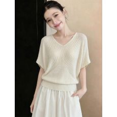 批发夏季新款V领<b class='q'>蝙蝠</b>袖冰丝针织T恤女显瘦上衣女