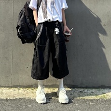 批发时尚宽松男士短裤个性拼接设计简约休闲百搭款式适合夏季穿着