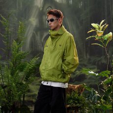 批发时尚防风夹克轻便户外休闲男士夹克自带透气设计适合多场景穿搭