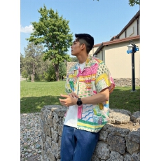 批发时尚印花短袖衬衫清新休闲男女适穿夏季炫彩潮流上衣