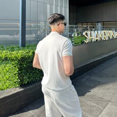 批发简约白色短袖T恤透气舒适休闲百搭适合各种场合