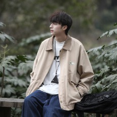 批发时尚休闲男士<b class='q'>夹克</b><b class='q'>外套</b>宽松防风耐磨设计百搭风格适合多种场合