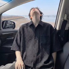 批发休闲黑色短袖衬衫简约时尚舒适薄款适合夏季男士穿搭