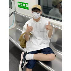时尚简约基础纯色男士短袖T恤适合搭配休闲风格舒适透气吸汗