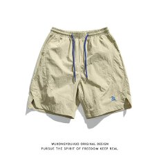 时尚男士运动短裤透气设计休闲舒适适合户外旅行