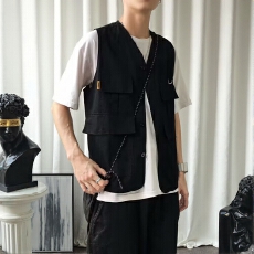 批发男士休闲多袋背心薄款时尚简约透气设计户外运动背心