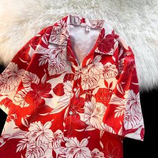 批发红色花卉印花短袖<b class='q'>衬衫</b><b class='q'>男士</b>休闲时尚透气<b class='q'>衬衣</b>夏季百搭上衣