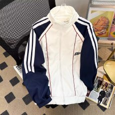 立领拼色条纹装饰运动风夹克外套