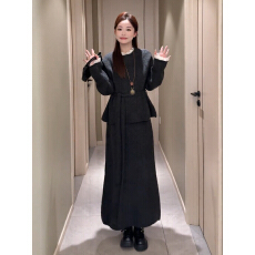 2026新款韩系灰色收腰针织连衣裙子女秋冬高级感气质毛衣套装长裙