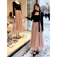 批发法式复古条纹荡领长袖<b class='q'>连衣裙</b>子女早秋季2026新款收腰显瘦气质长裙