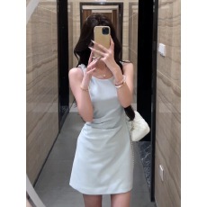 批发韩系温柔蓝色吊带<b class='q'>连衣裙</b>子女夏2026新款褶皱收腰显瘦气质a字短裙