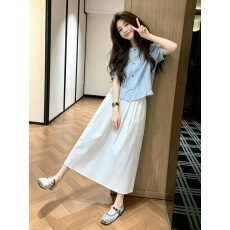 批发巨好看绝美蓝色<b class='q'>衬衫</b>半身连衣裙子<b class='q'>女</b>夏季2026新款穿搭一整套装长<b class='q'>裙</b>