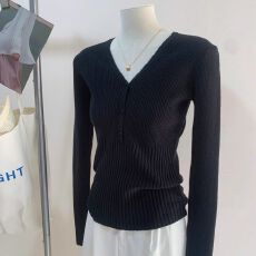 批发黑色V领<b class='q'>修身</b>长袖针织衫女秋季2026新软糯百搭气质内搭毛衣打底衫