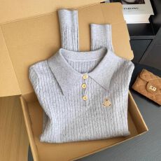 批发小熊刺绣POLO领毛衣女<b class='q'>秋冬</b>季新款小个子减龄学院风百搭针织衫上衣