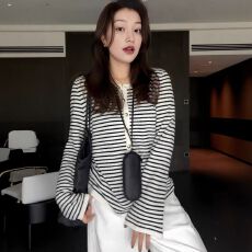 批发<b class='q'>大码</b><b class='q'>女装</b>韩系黑白条纹毛衣针织衫早秋新款胖mm宽松巨显瘦套头上衣